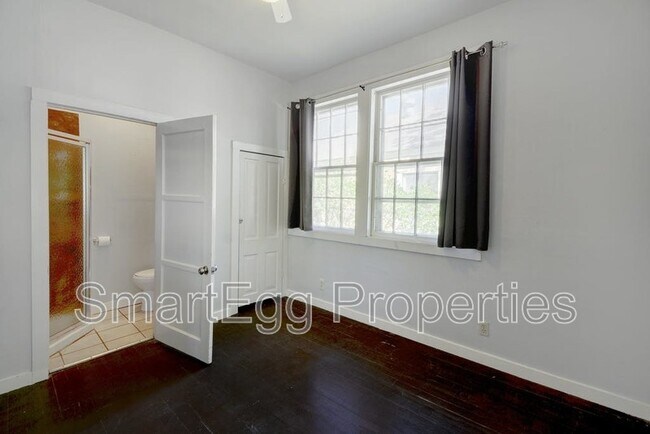 Building Photo - 920 E 51st St