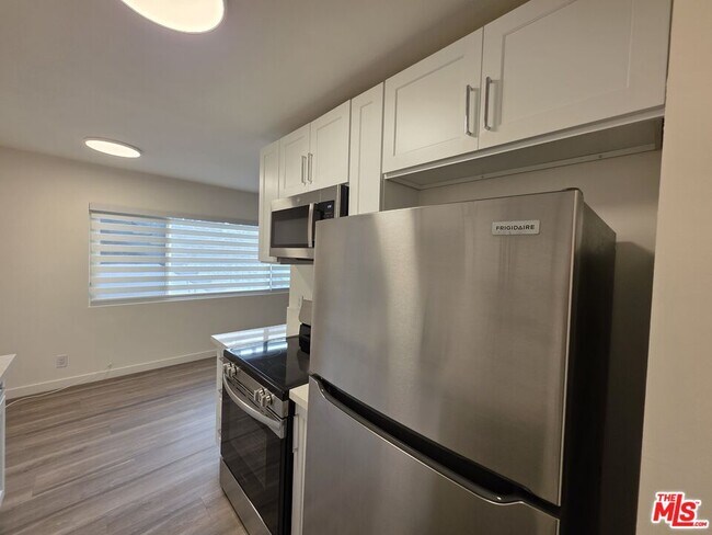 Building Photo - 1433 Brockton Ave