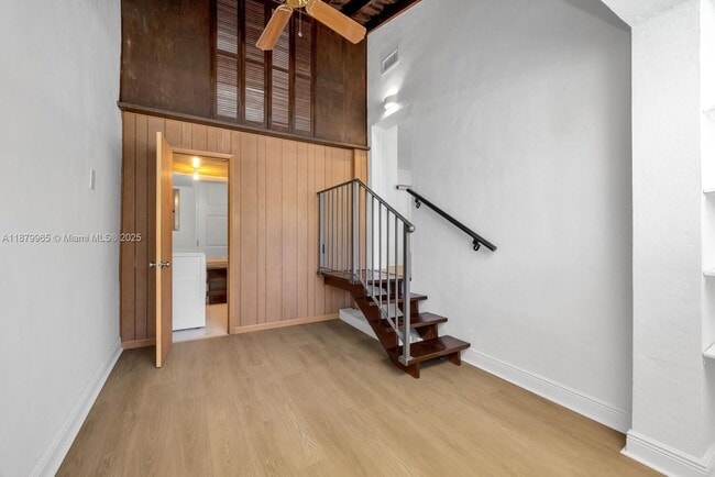 Building Photo - 211 SW 22nd Rd