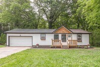 Building Photo - 3 bedroom updated home in a quiet, peaceful setting!