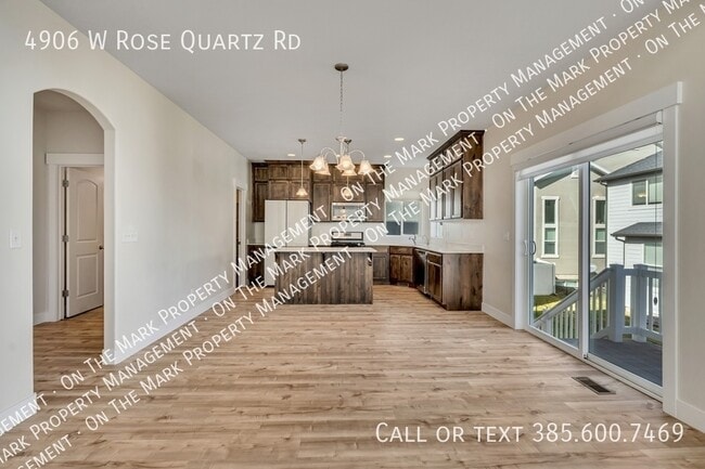Building Photo - 4906 W Rose Quartz
