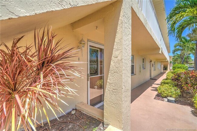 Building Photo - 2950 SE Ocean Blvd