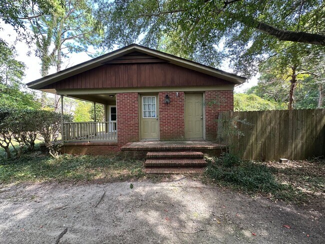 Building Photo - 428 Long Leaf Acres Dr