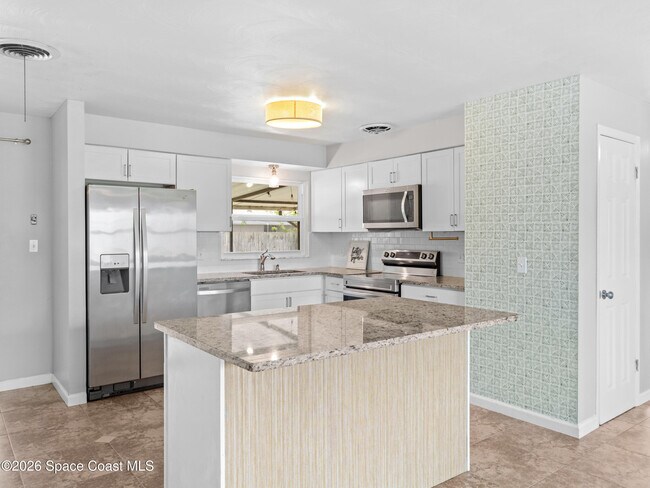 Building Photo - 250 Carib Dr