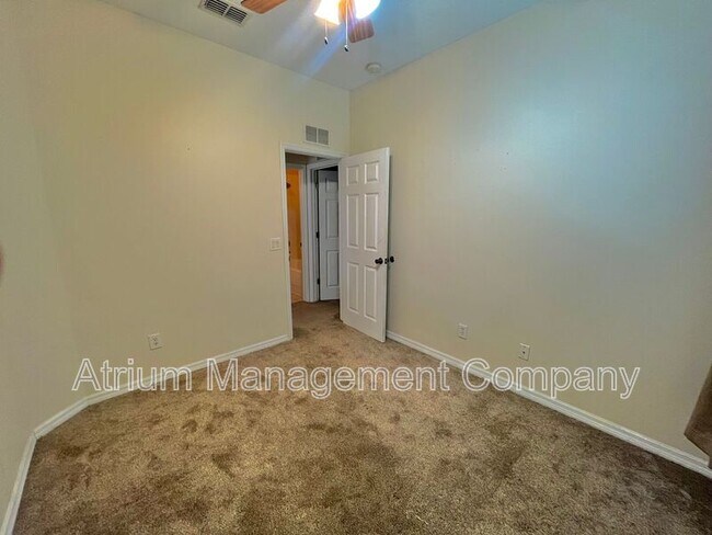 Building Photo - 3651 Oakdale Cir