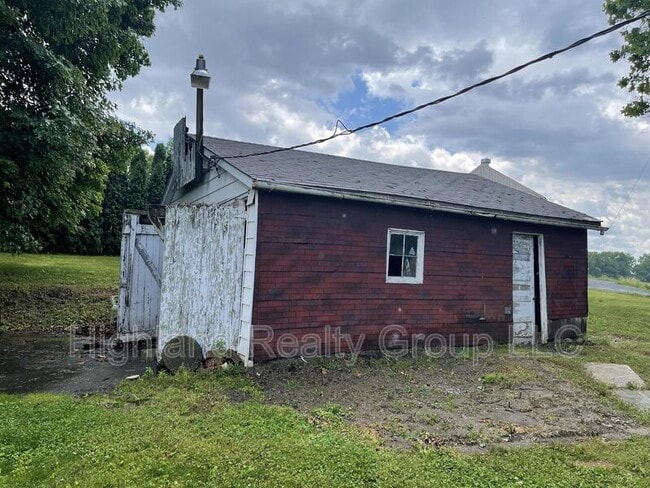 Building Photo - 167 Penn St