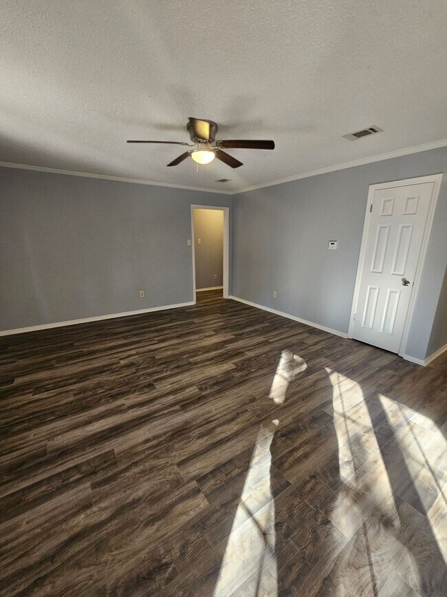 Building Photo - Home in Bryant