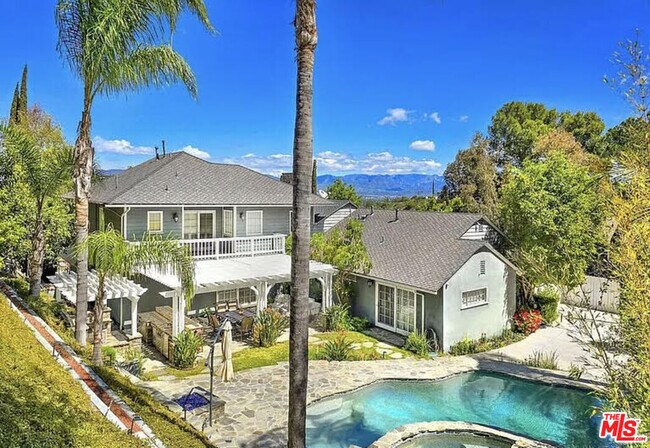 Building Photo - 3690 Crownridge Dr