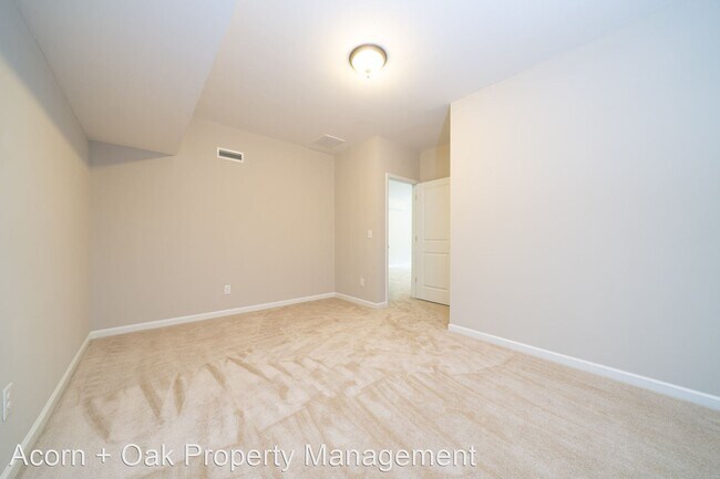 Building Photo - 6 br, 4.5 bath House - 358 Botan Way