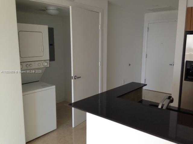 Building Photo - 1060 Brickell Ave