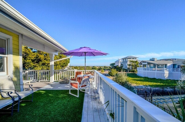 Building Photo - Solita @ 2 Sand Dollar Lane