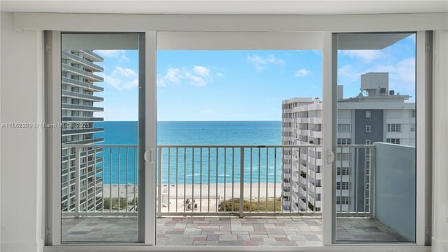 Primary Photo - 5838 Collins Ave
