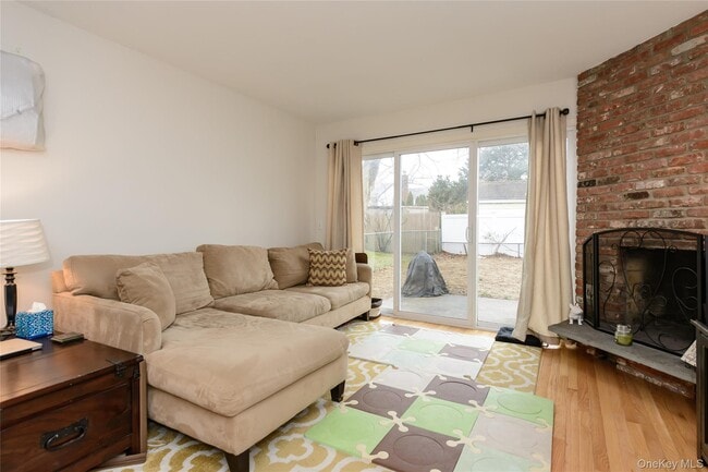 Building Photo - 57 Sagamore Hill Dr