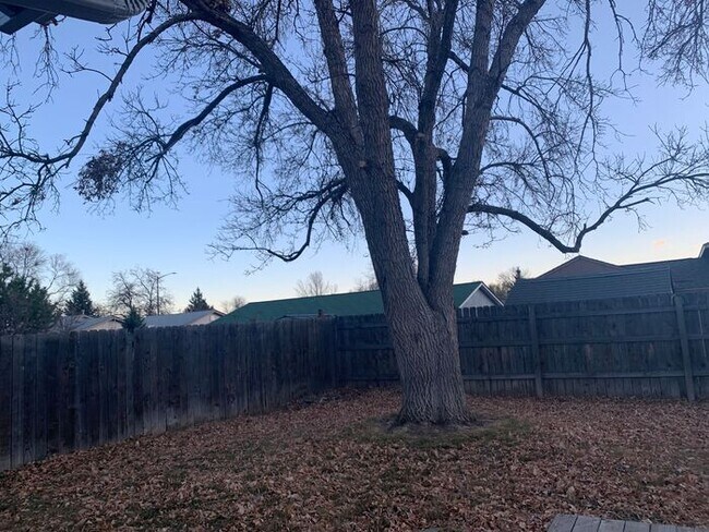 Building Photo - Lovely 3 Bedroom 1 Bath Ranch-Style House ...