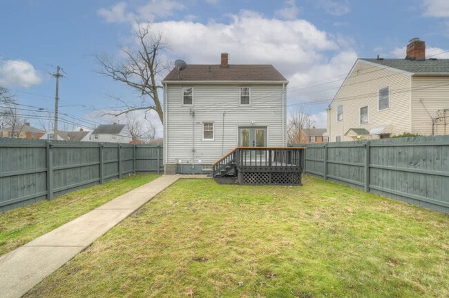 Building Photo - 3855 Grosvenor Rd