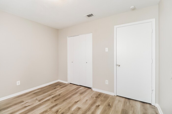 Building Photo - 3310 Ridgehaven St