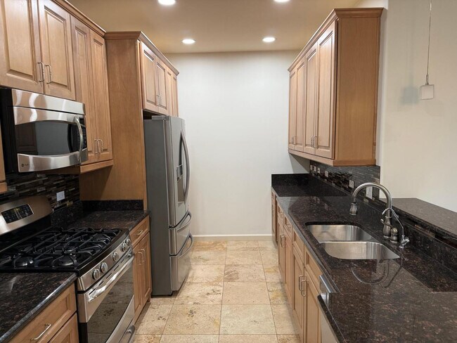 Building Photo - 7291 N Scottsdale Rd