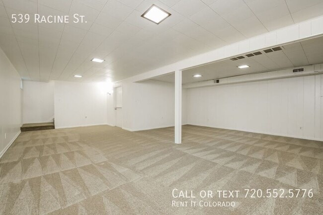 Building Photo - 539 Racine St
