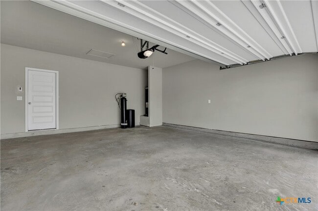 Building Photo - 267 Kinsley Wy