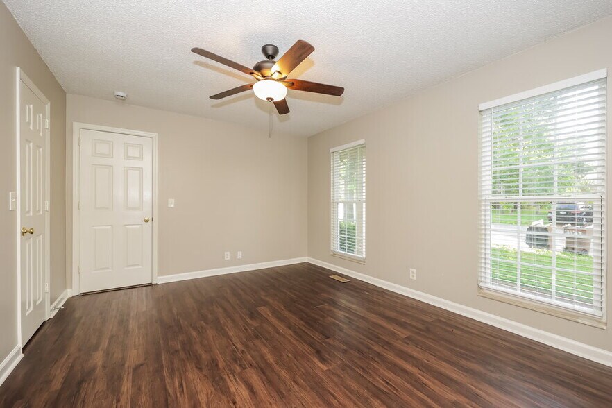Building Photo - 3128 Kinwood Dr