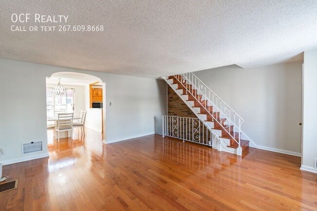 Building Photo - Three Bed Grays Ferry Home