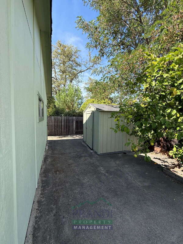 Building Photo - 312 Las Flores Ave