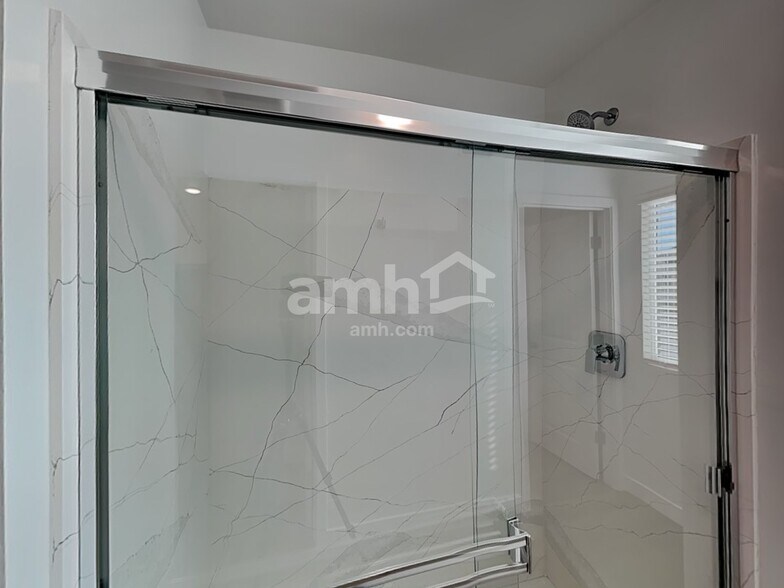 Building Photo - 9730 W Luxton Ln