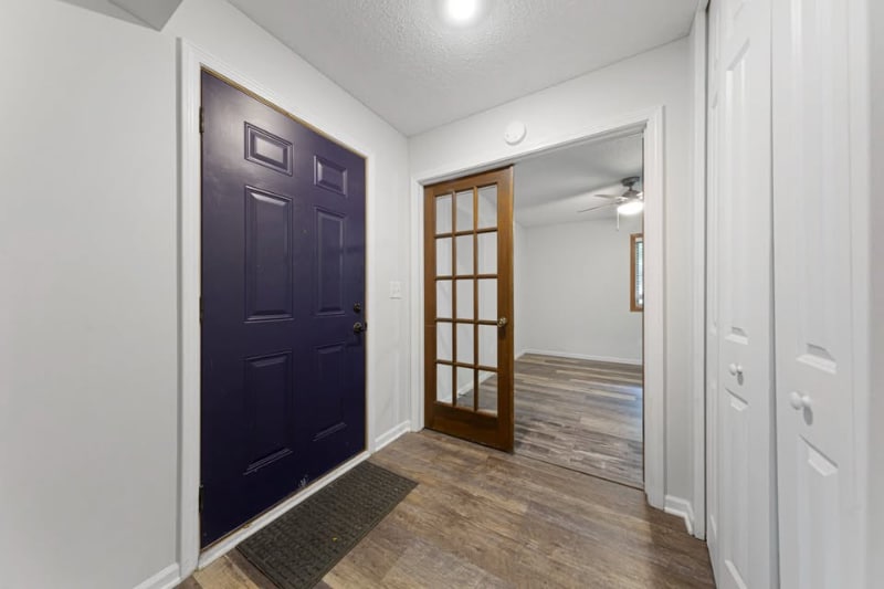 Building Photo - 2100 Ridge Dr