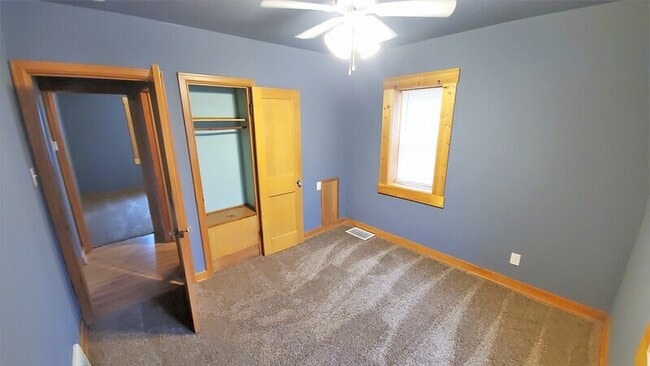 Building Photo - 1679 29th St NE