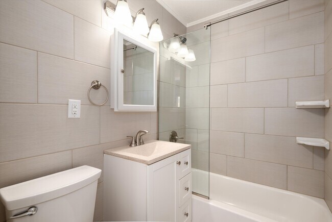 Building Photo - 5290 Highline Pl