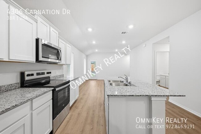 Building Photo - 4306 Carnation Dr