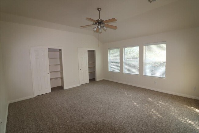 Building Photo - 806 Zappa Dr