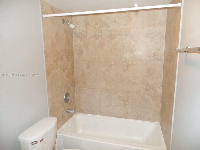 Building Photo - 2820 N Oakland Forest Dr