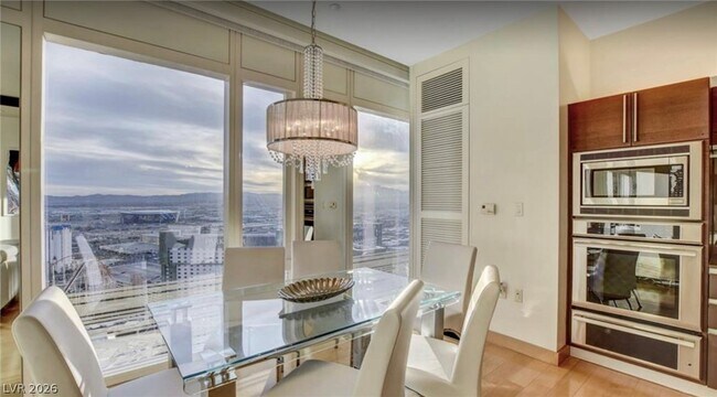 Building Photo - 3750 S Las Vegas Blvd
