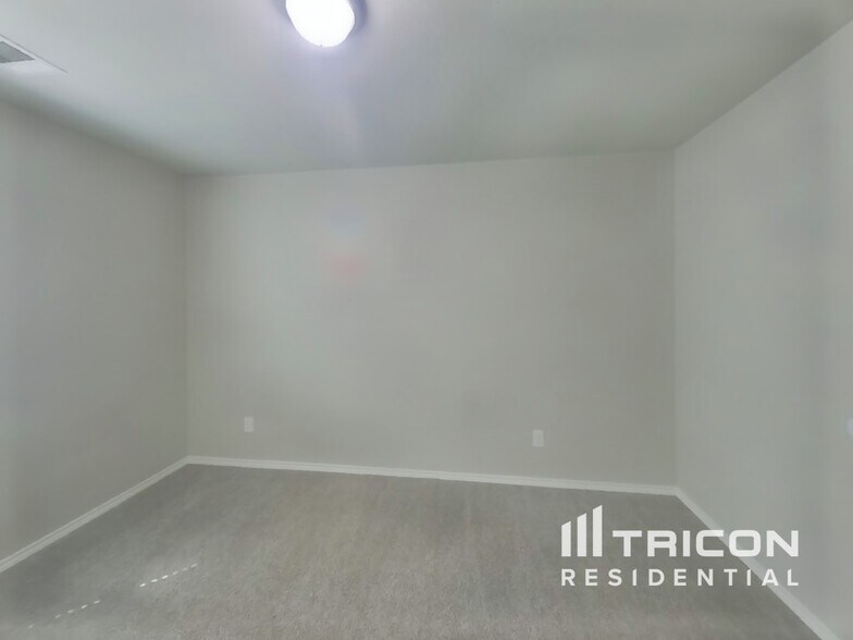 Building Photo - 9713 Marbach Brk