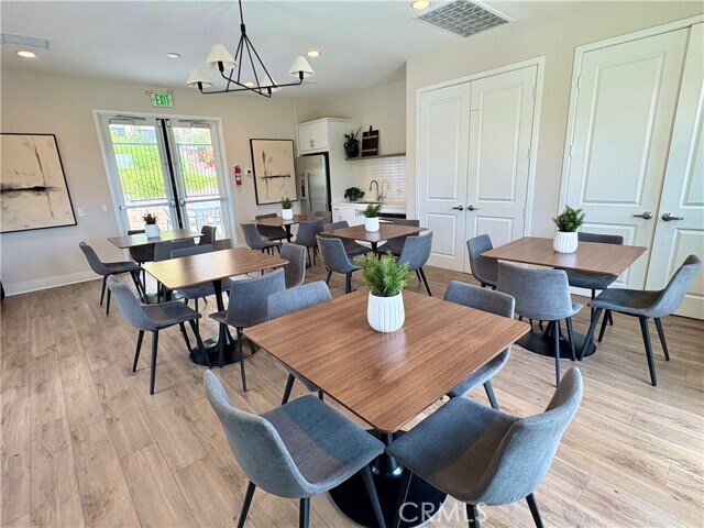 Building Photo - 2113 Crescent Moon