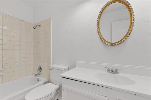 Building Photo - 716 Via Altos