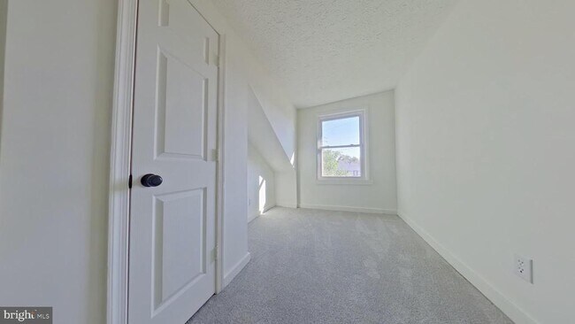 Building Photo - 548 -1/2 N Loudoun St