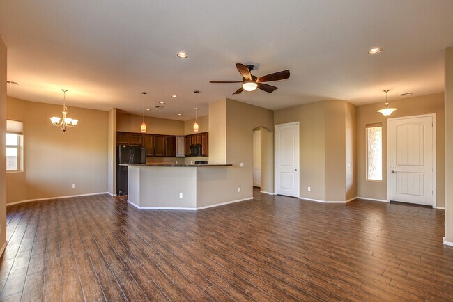 Building Photo - 4844 Salem Pl