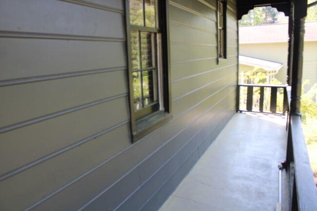 Building Photo - 257 Omega Dr