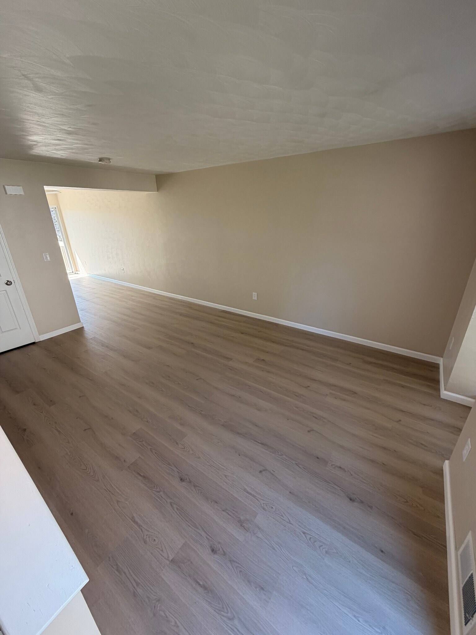 Building Photo - 1011 Pinoak Ct