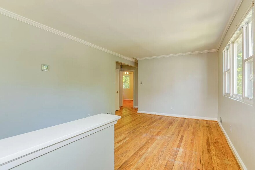 Building Photo - 3317 Glenway Dr