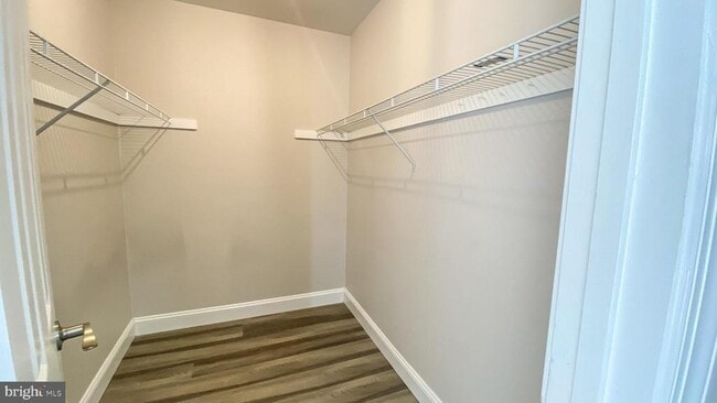 Building Photo - 403 Hickory Cir