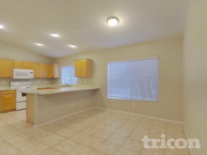 Building Photo - 18071 N 113th Ave