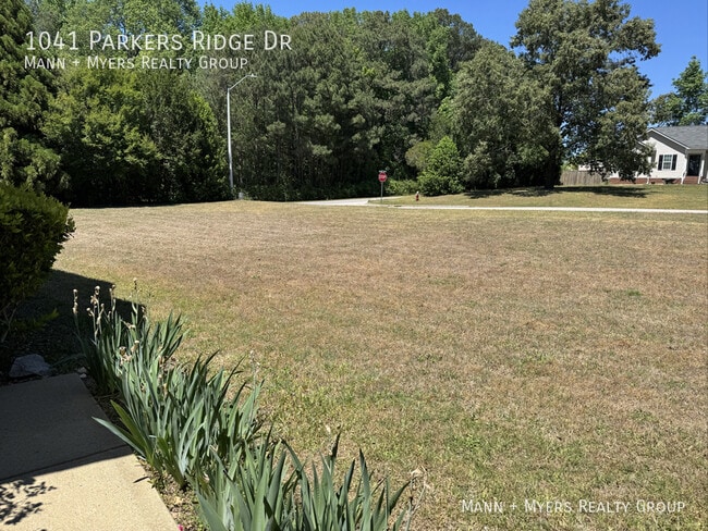 Building Photo - 1041 Parkers Ridge Dr