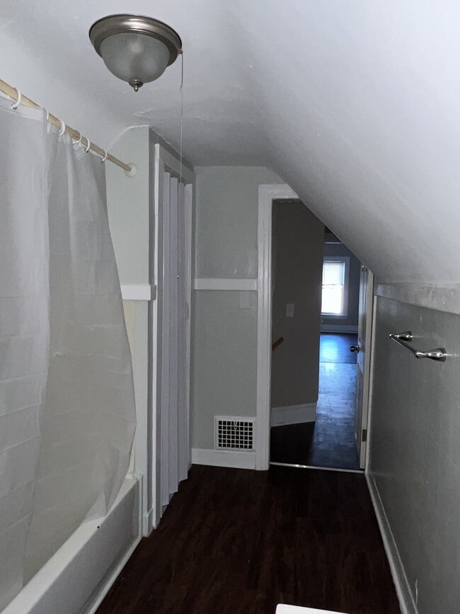 Building Photo - 367 Hawley St