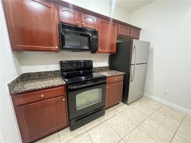 Building Photo - 2814 Vly W Ct