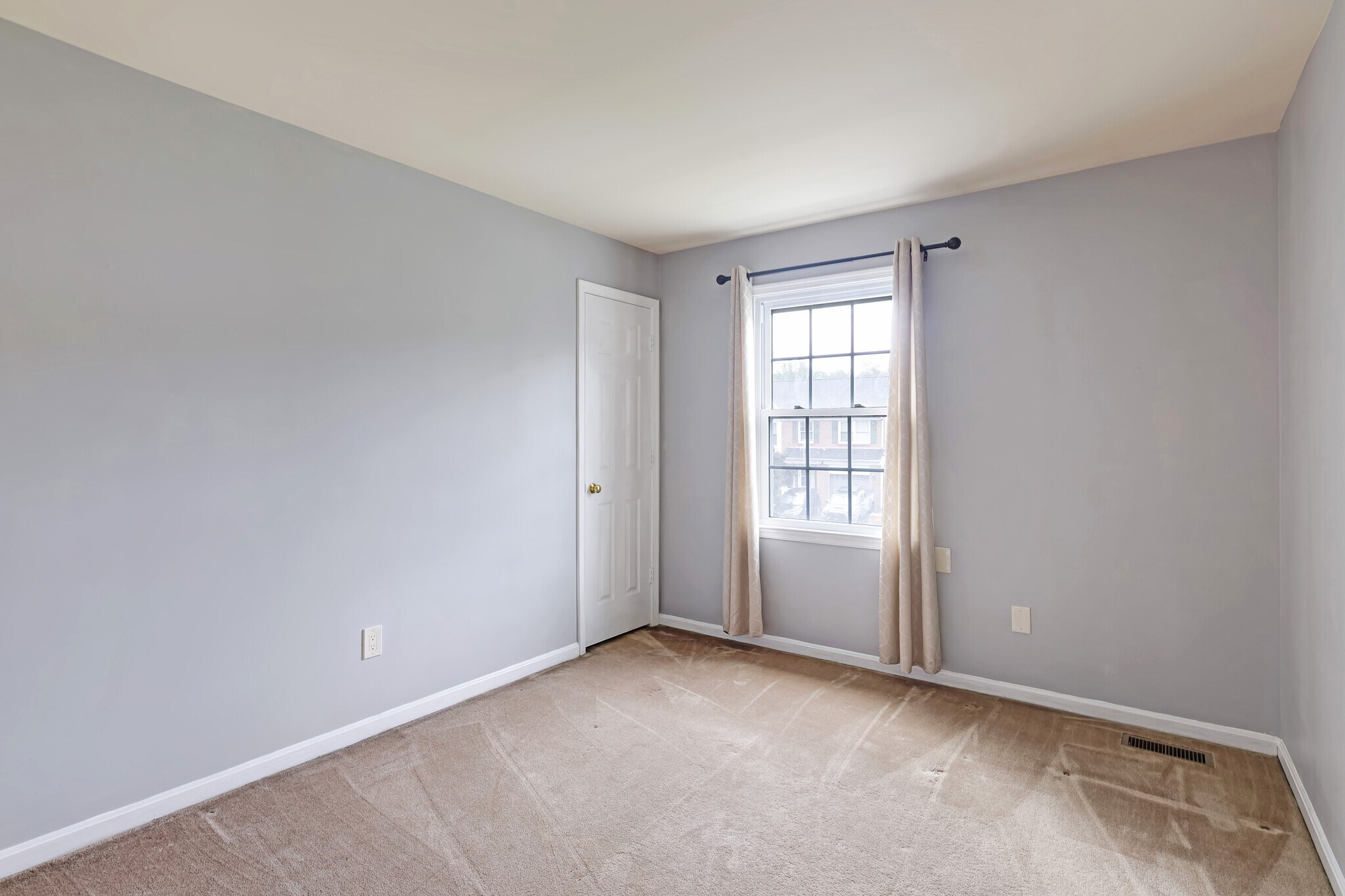 Building Photo - 8010 Old Parsonage Ct