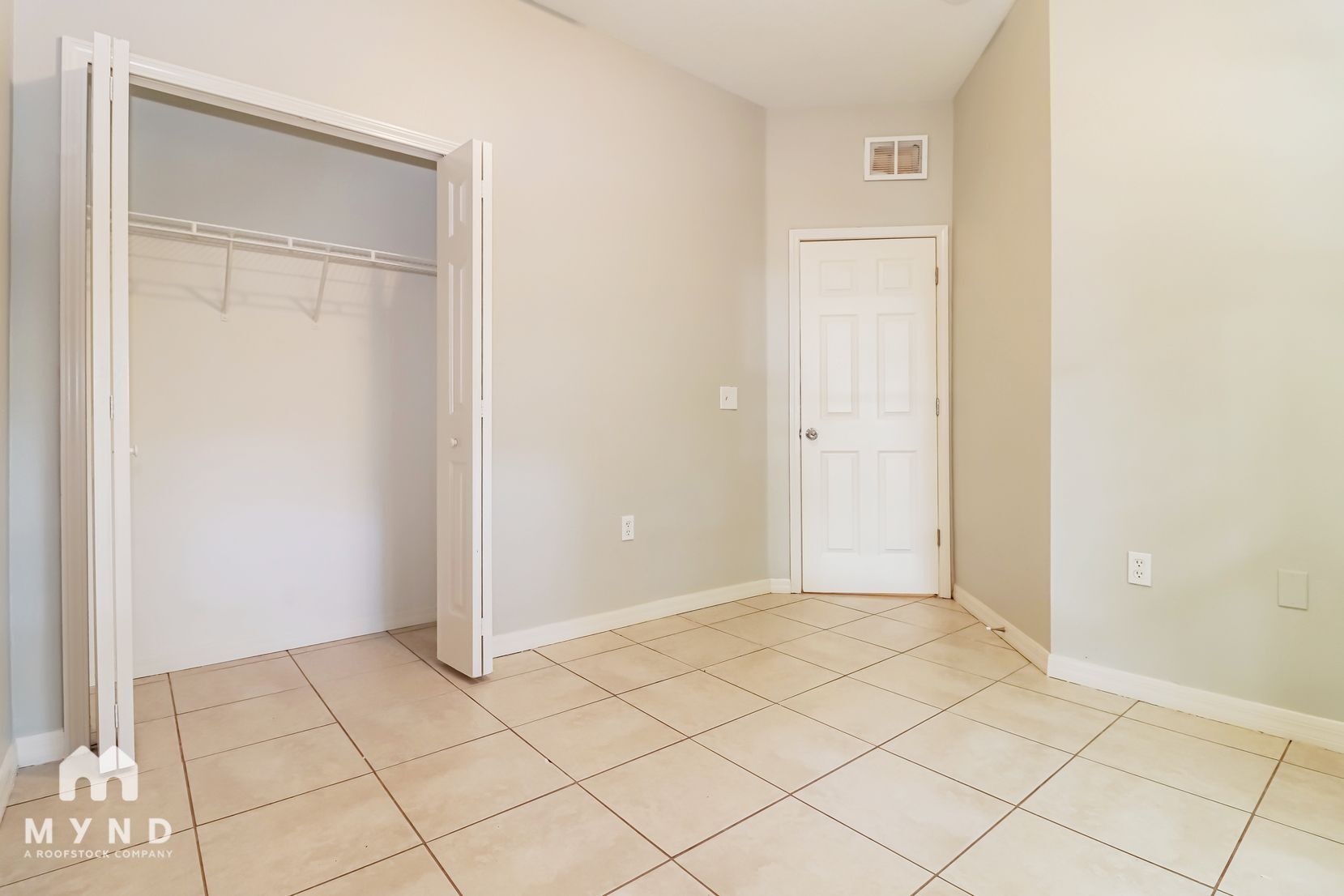 Building Photo - 2218 E Ida St