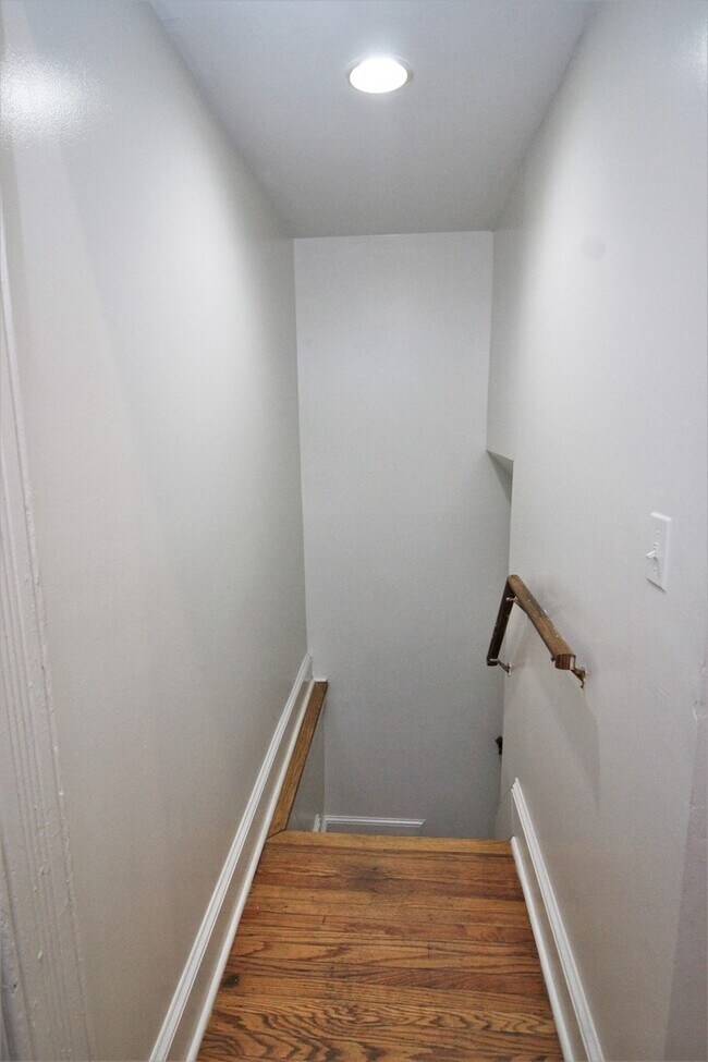 Building Photo - 1511 Bolton St